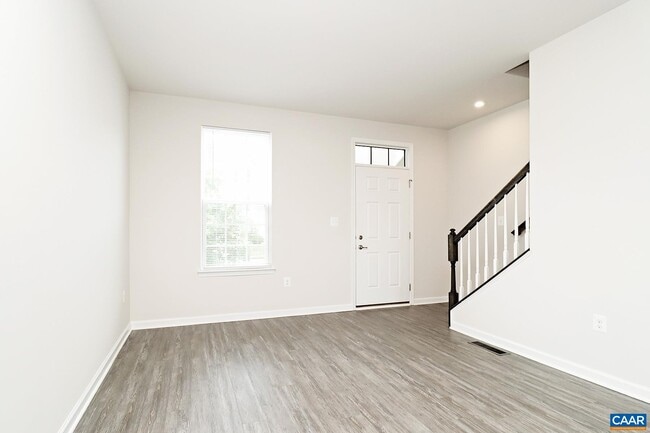 Building Photo - 2083 Elm Tree Ct