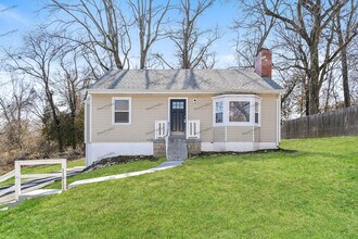 Building Photo - 820 Tiffin Ave