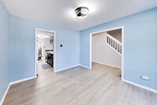 Building Photo - 505 Newbury Dr