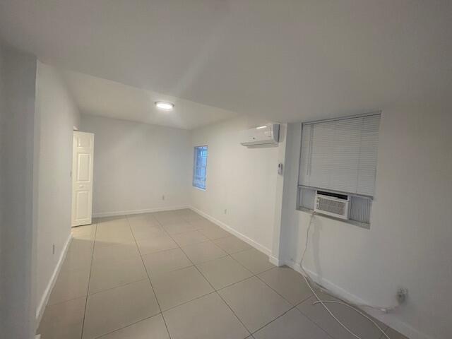 Building Photo - 919 2nd St