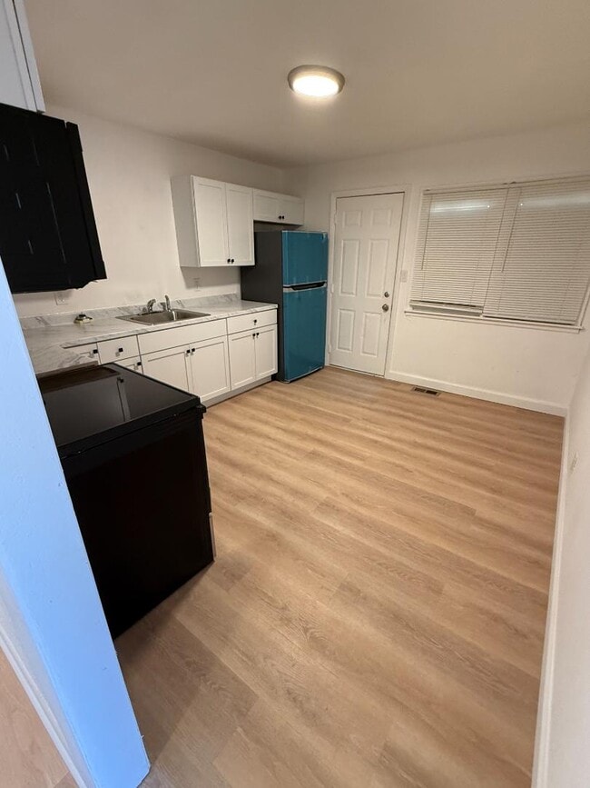 Building Photo - 2607 N Madison Ave