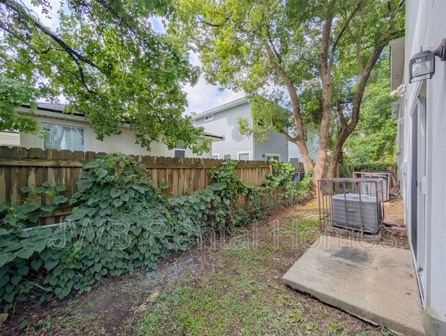 Building Photo - 8950 Dandy Ave