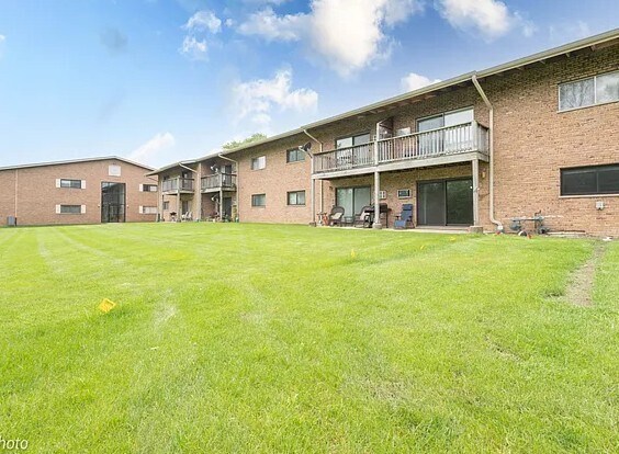 Building Photo - 7413 Brookdale Dr