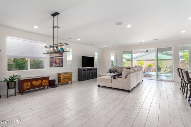 Building Photo - 12075 N San Clemente St