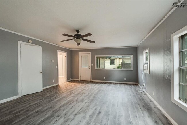 Building Photo - 523 W Inwood Dr
