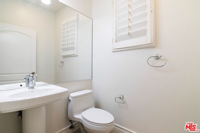 Building Photo - 11428 National Blvd