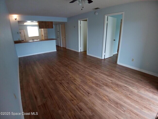 Building Photo - 1800 University Ln
