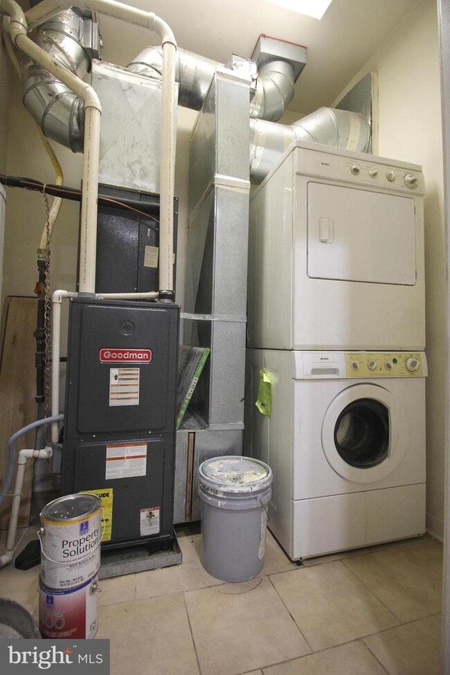 Building Photo - 20 Swan St