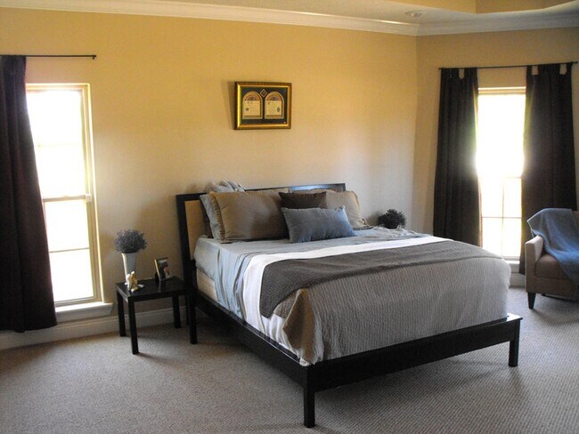 Building Photo - 147 Smithbrook Rd