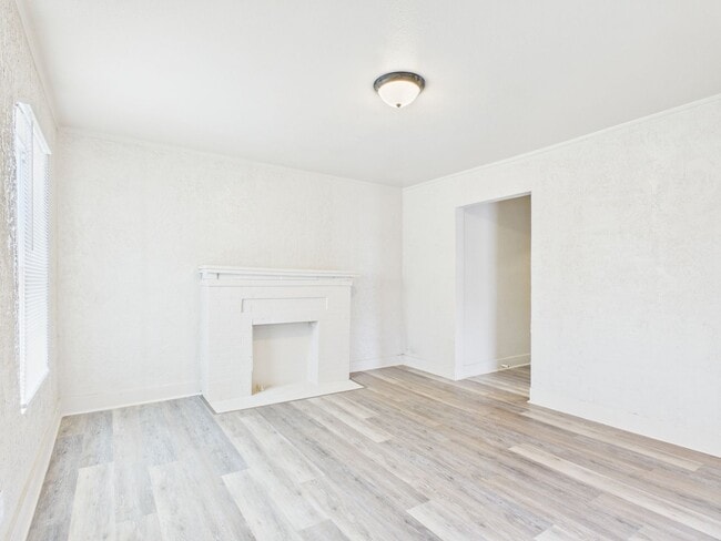 Building Photo - 1111 SW 13th Ave