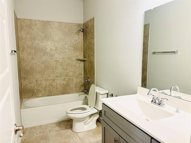 Building Photo - 4732 Bluffview Dr