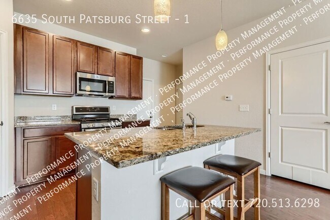 Building Photo - Beautiful Beacon Point Townhome