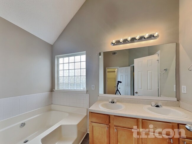 Building Photo - 4348 Persian Ct SW