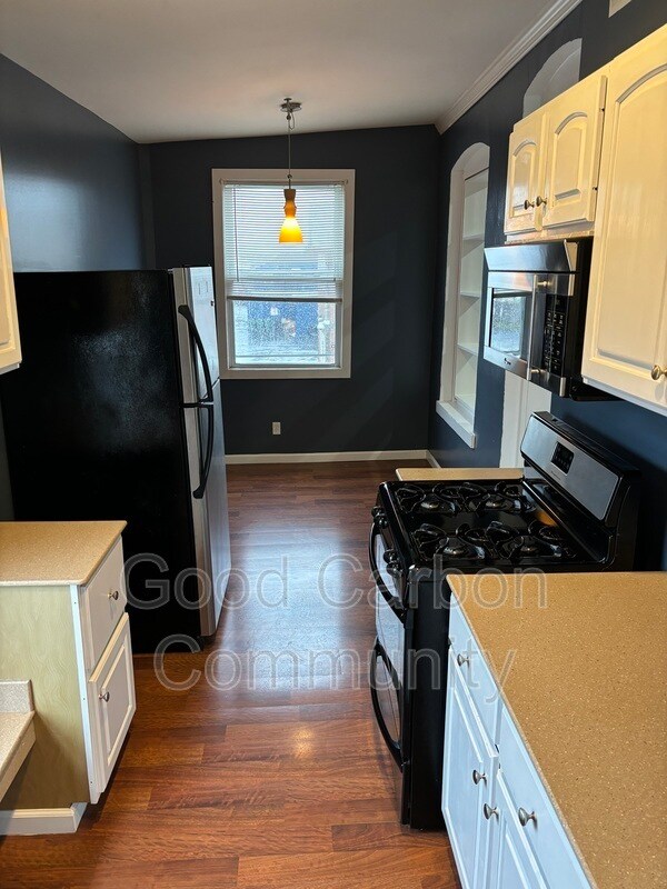 Building Photo - 5823 Transit Rd