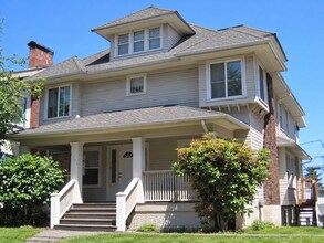 Building Photo - 4736 18th Ave NE