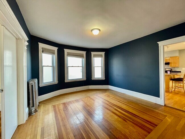 Building Photo - 49 Wellington Rd