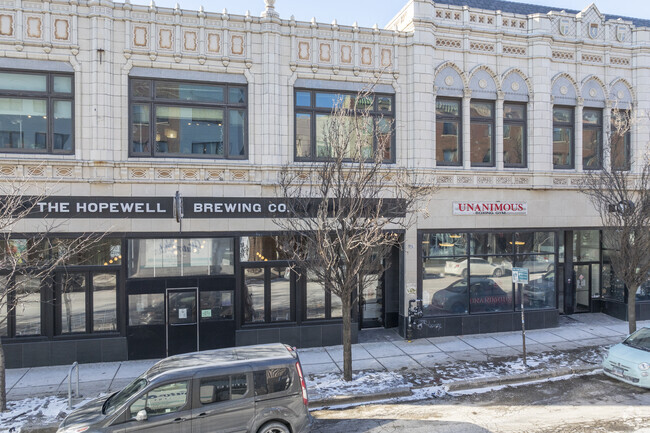 Primary Photo - 2764-2778 Milwaukee