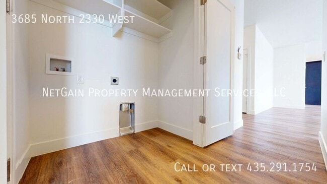 Building Photo - 3685 2330