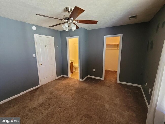 Building Photo - 233 Charleston Ct