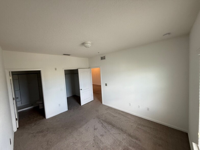 Building Photo - 4908 Key Lime Dr