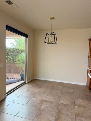 Building Photo - 2540 E Desert Cliff Dr