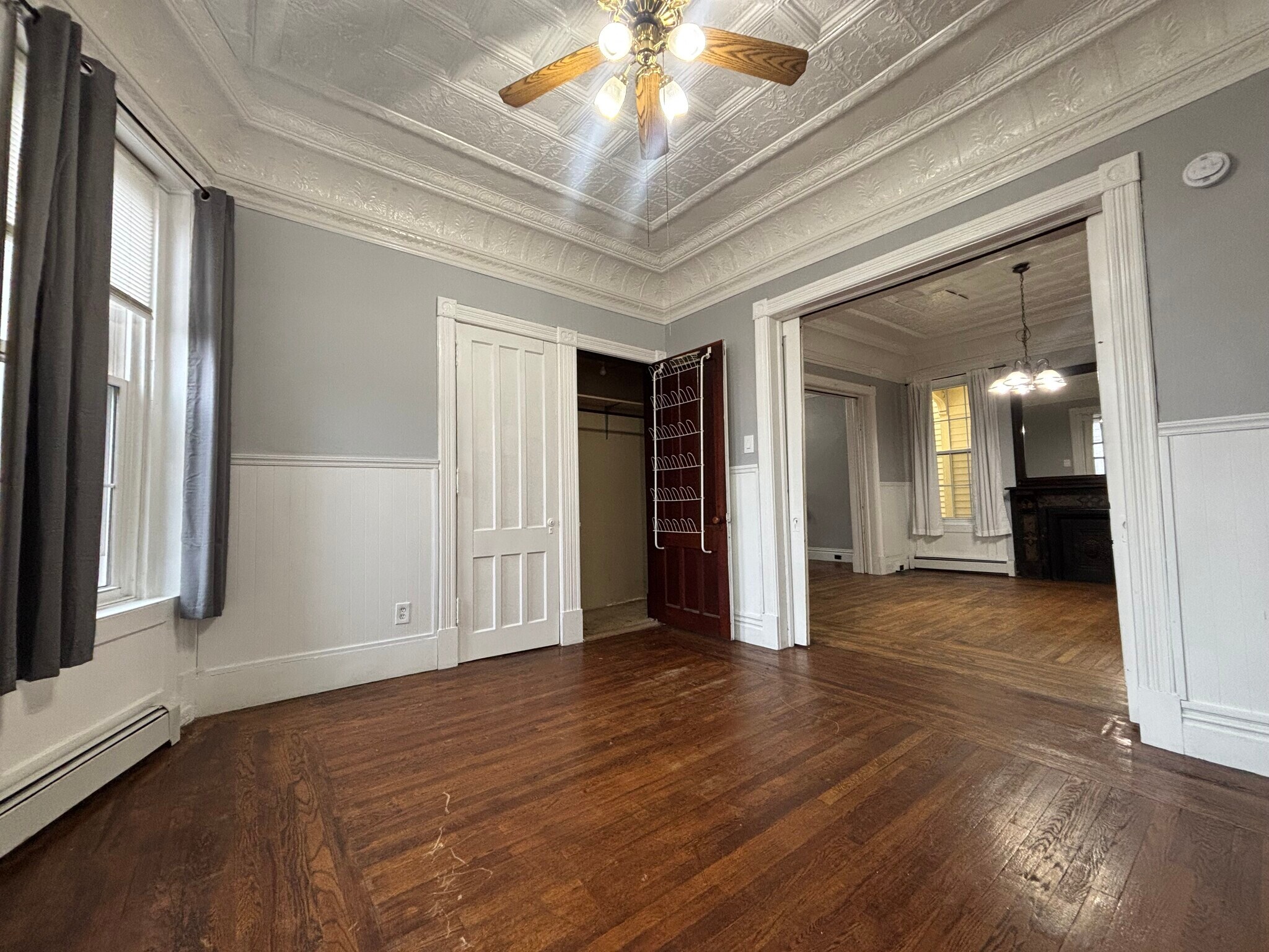 Building Photo - 203 Main St