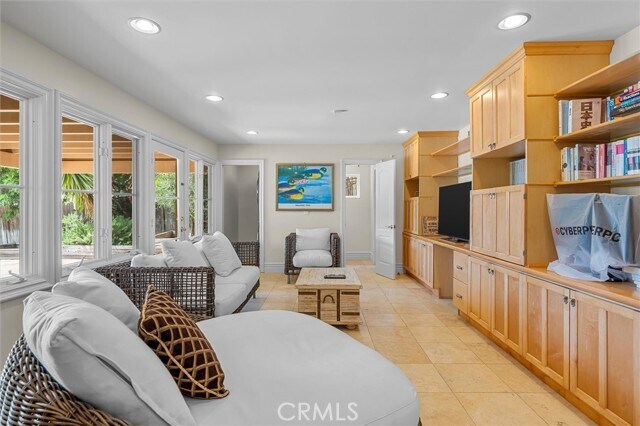 Building Photo - 2129 Palos Verdes Dr W