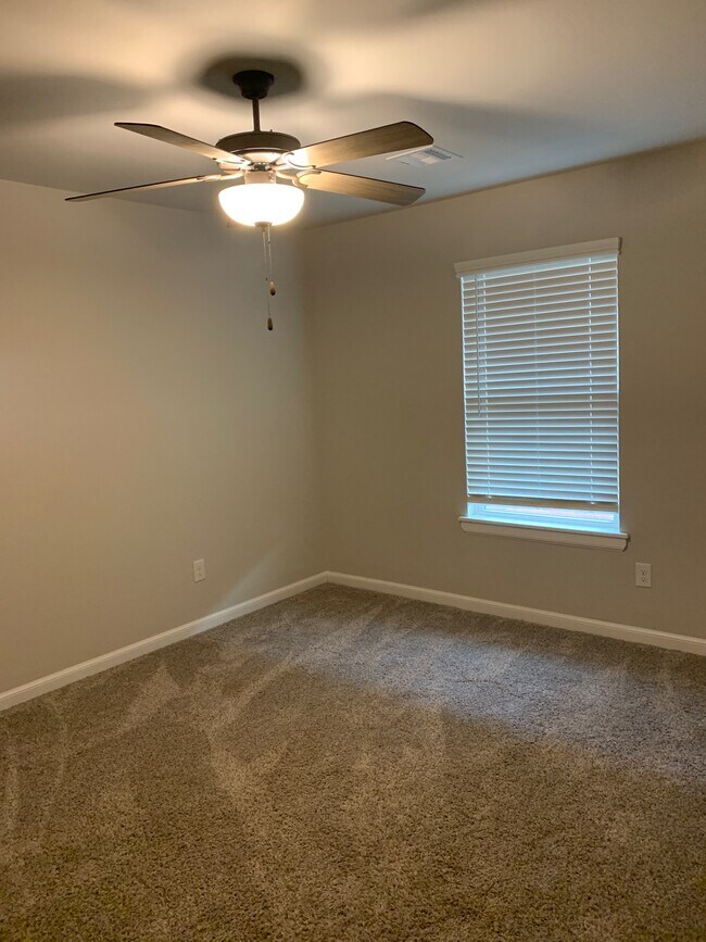 Building Photo - 18208 Autumn Grove Dr