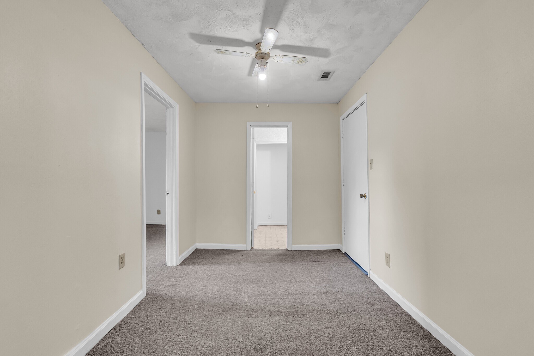 Building Photo - 523 18th St N