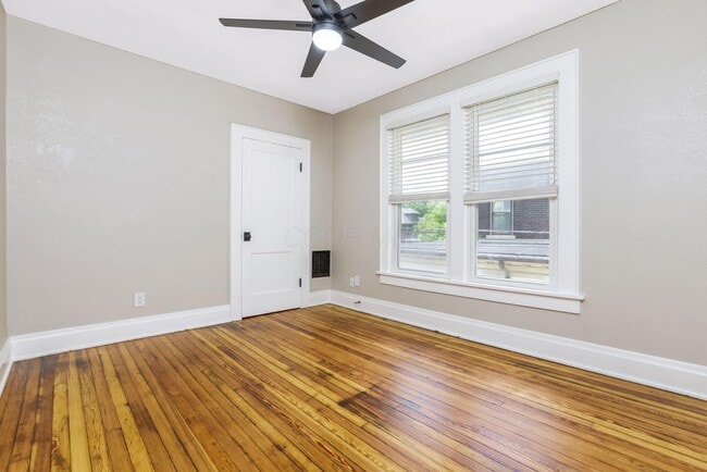 Building Photo - 412 E Oakland Ave