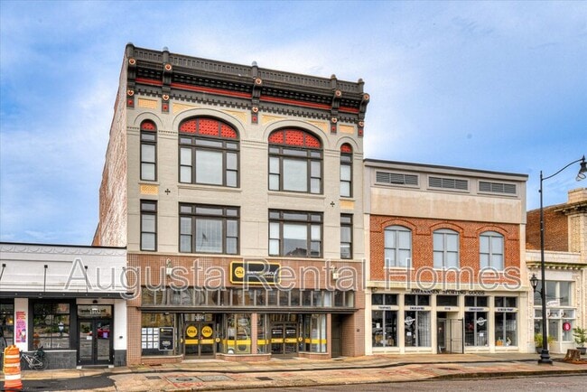 Building Photo - 1106 Broad St