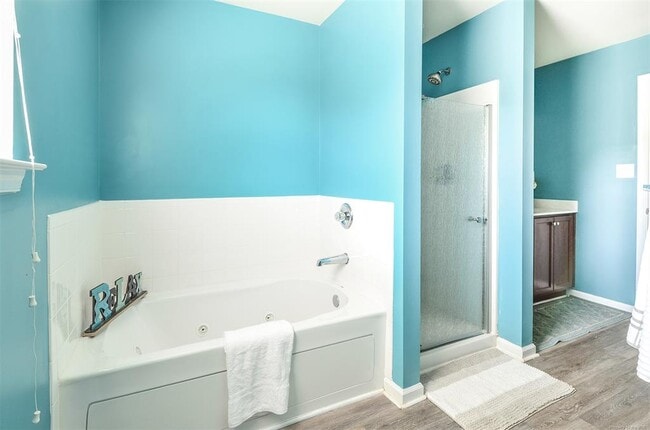 Building Photo - 9001 Cocos Path