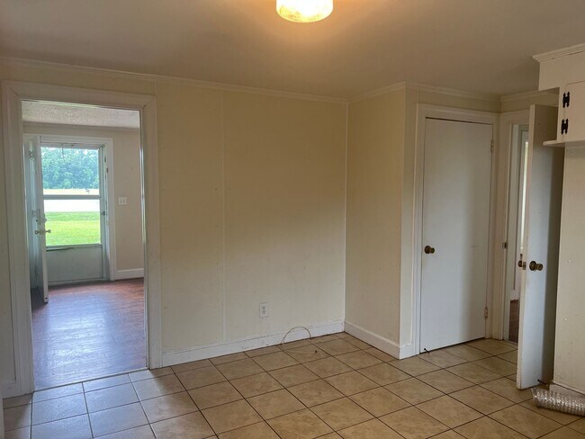 Building Photo - 1094 Jonestown Rd