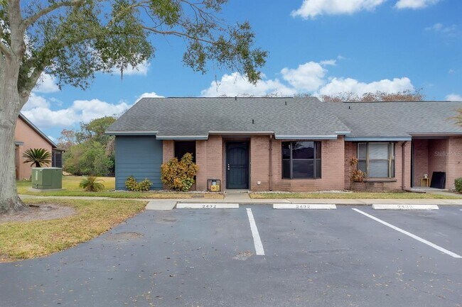 Building Photo - 2432 King Oak Ct