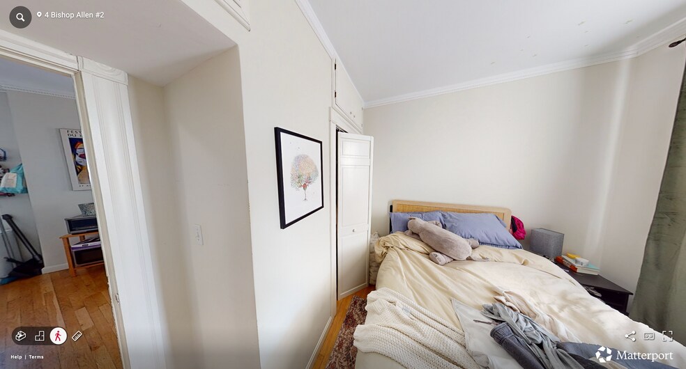 Building Photo - 4 Bishop Allen Dr