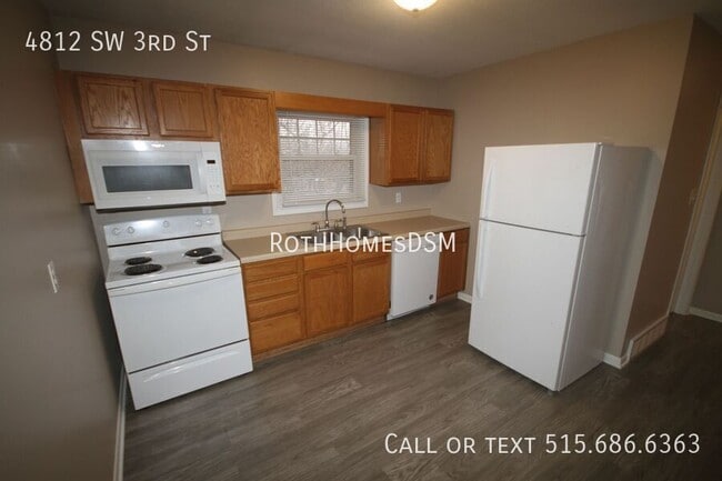 Building Photo - 4812 SW 3rd St