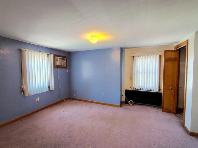 Building Photo - 74 Thurlow Ave