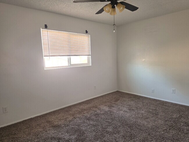 Building Photo - Prime Mesa Location with Community Pool & Strong Rental Appeal