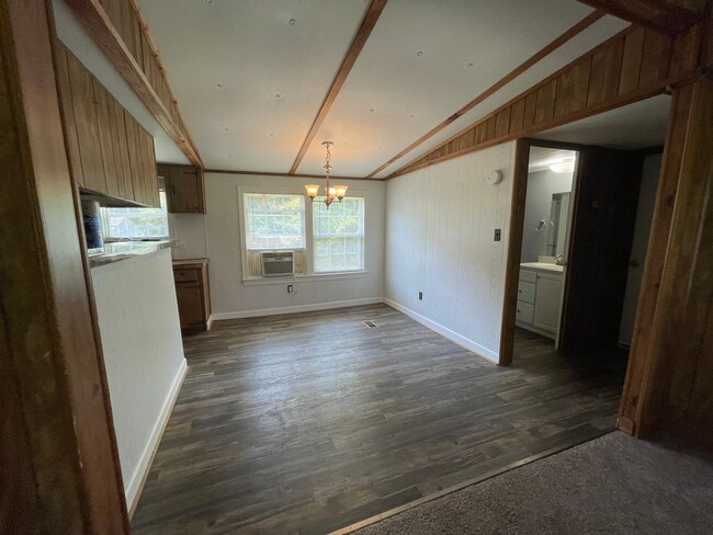 Building Photo - Adorable 3 BR | 2 BA in Snow Hill (Wayne C...