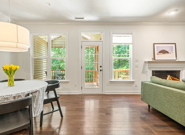 Building Photo - Convenient Carrboro Living in a Spacious 4 Bedroom Home