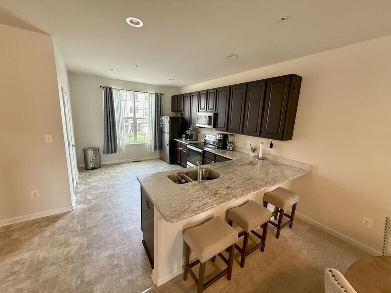 Building Photo - 111 Clydesdale Ln