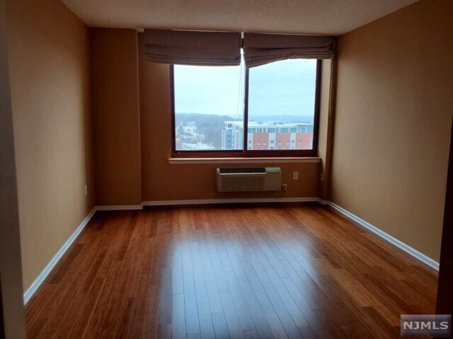 Building Photo - 100 Old Palisade Rd