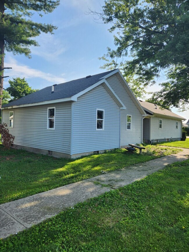 Building Photo - 1151 Johnson St