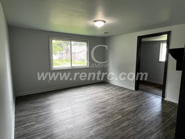 Building Photo - 410 Tenth-W