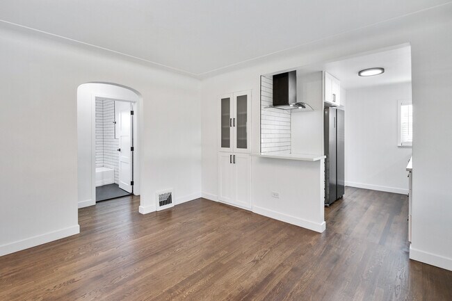 Building Photo - 4732 Stuart St