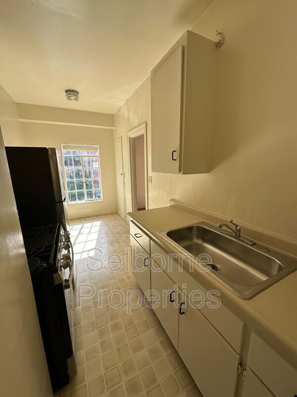 Building Photo - 2501 Ivy Dr