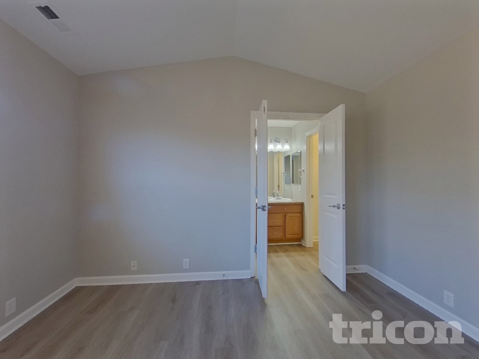 Building Photo - 968 Burning Bush Point