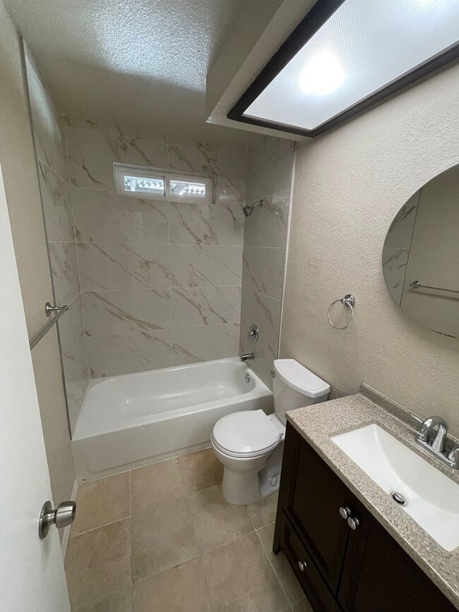 Building Photo - Spacious 4BR Cul-de-Sac Home with Large Backyard & Attached Garage