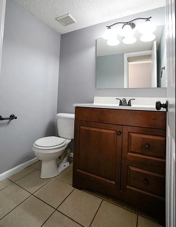 Building Photo - 853 E 167th Ct