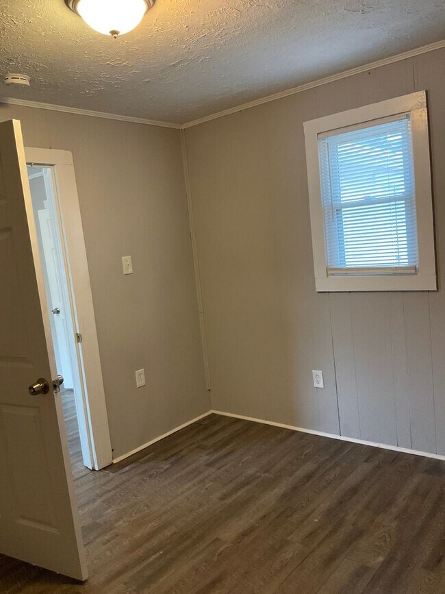 Building Photo - 9 Rhyne Pl